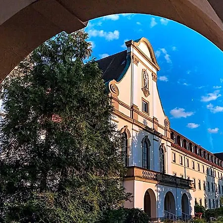 Kloster Maria Hilf 3* בול