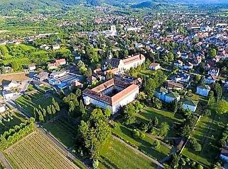 Kloster Maria Hilf 3* בול