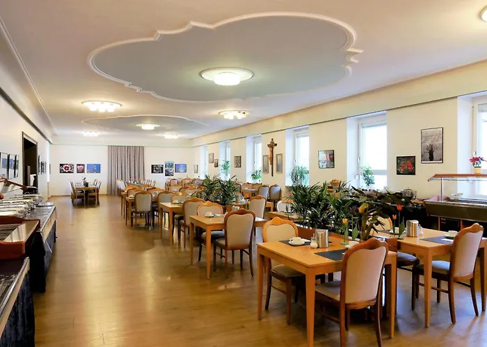 Kloster Maria Hilf 3* בול