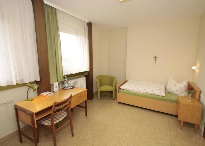 Kloster Maria Hilf מלון בול